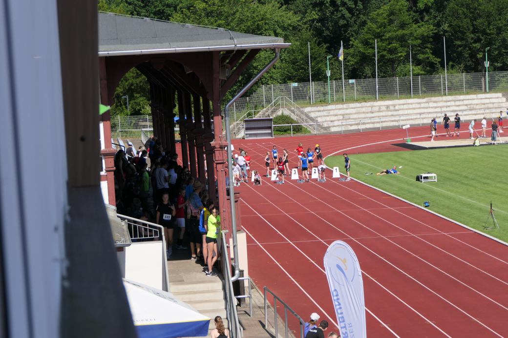 Weinauparkstadion, Blick zum Start und zum Weitsprung